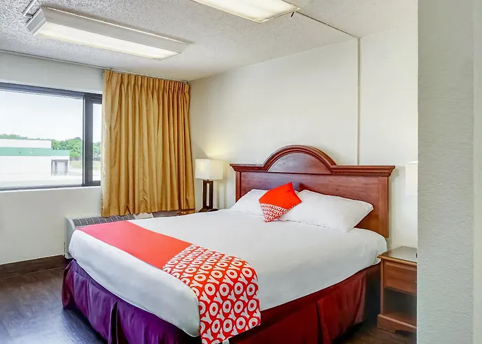 Oyo East (adults Only) Hotel 2*