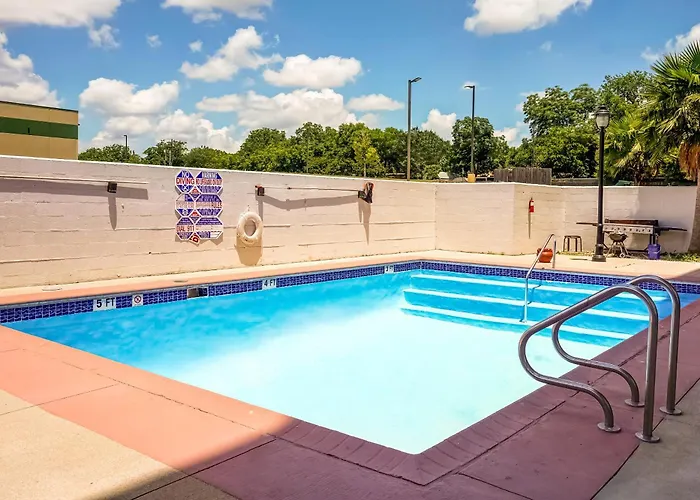 Oyo East (adults Only) 2* Killeen
